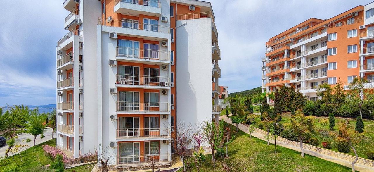 Crown And Imperial Apartments Sweti Wlas Exterior foto