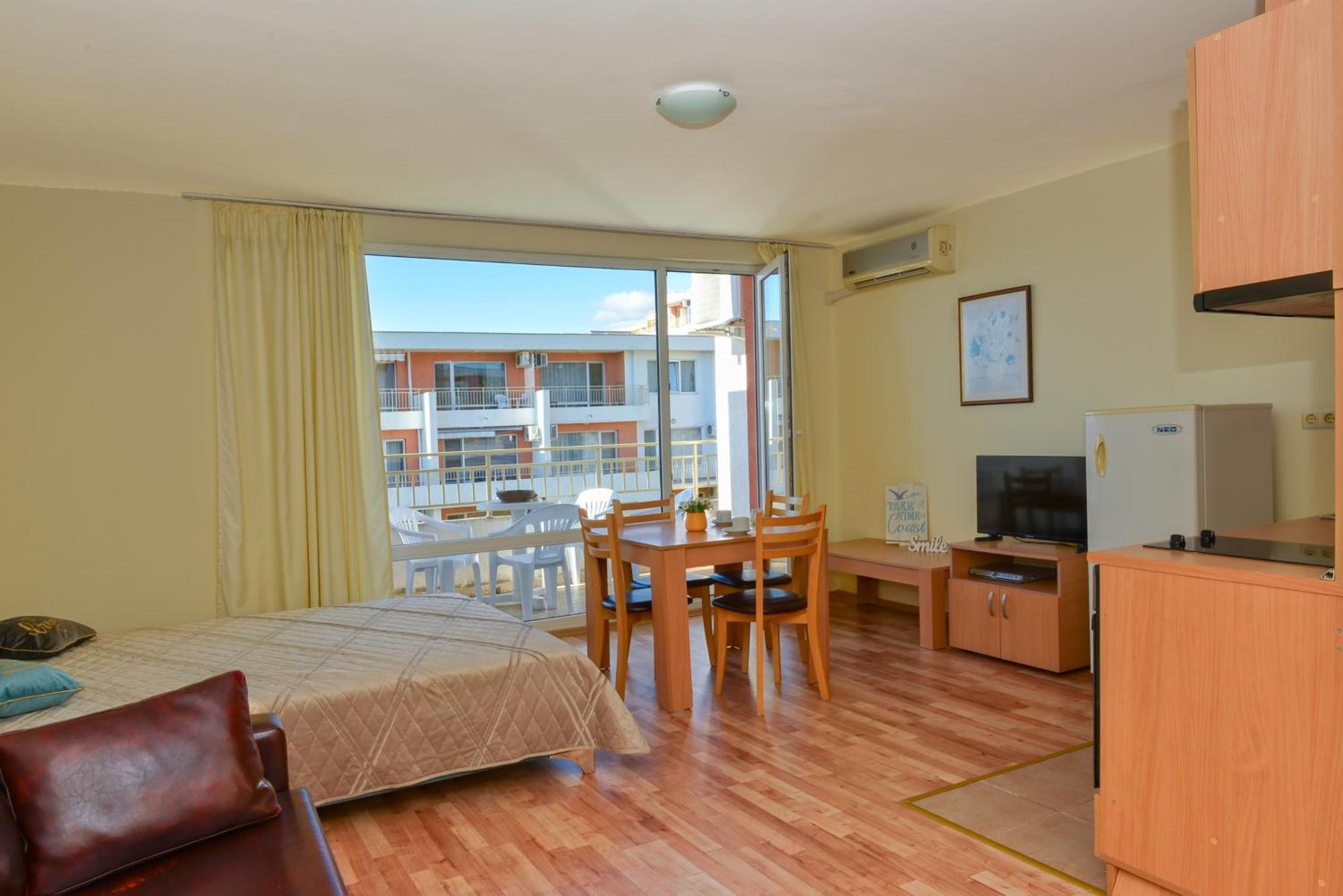 Crown And Imperial Apartments Sweti Wlas Exterior foto