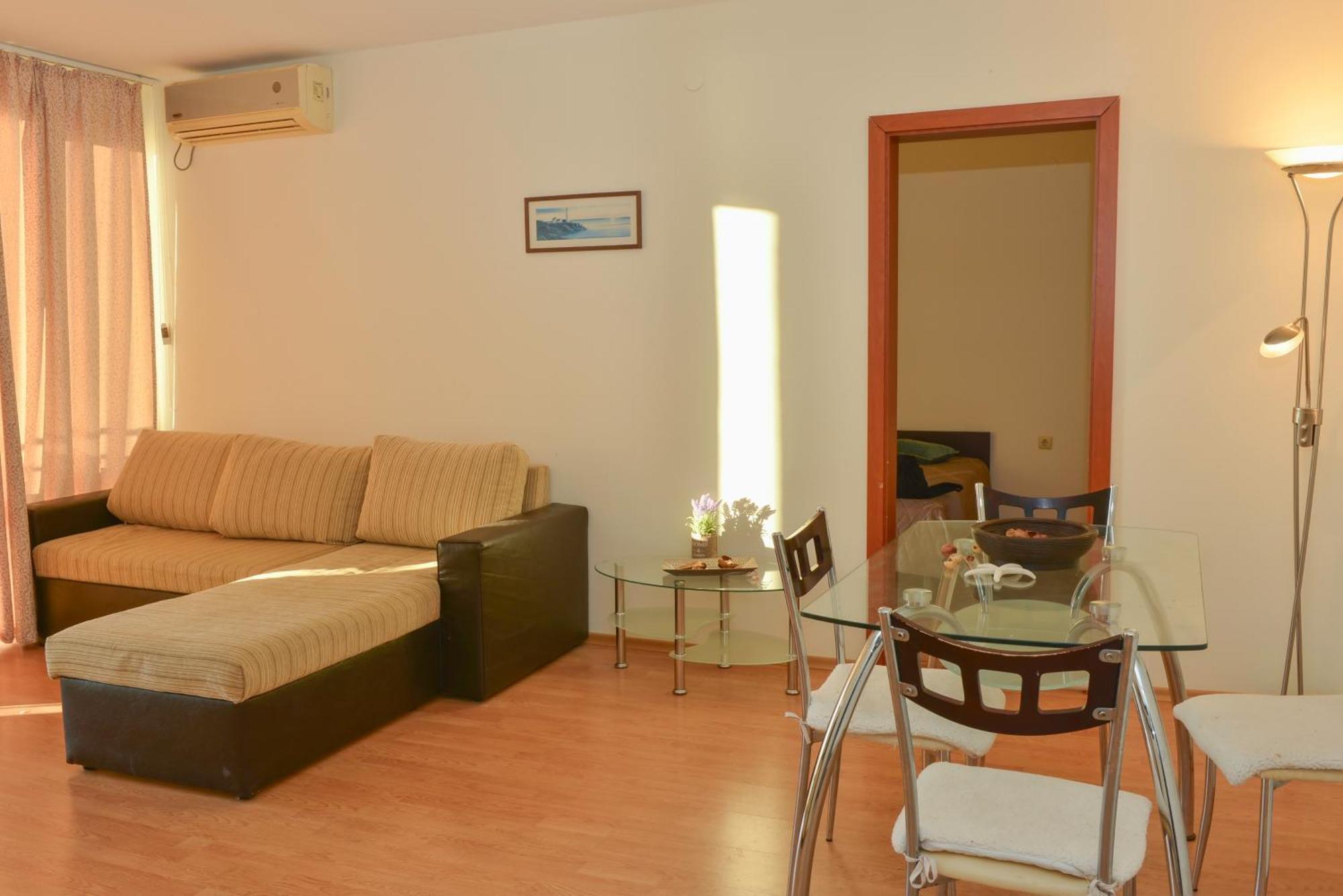 Crown And Imperial Apartments Sweti Wlas Exterior foto