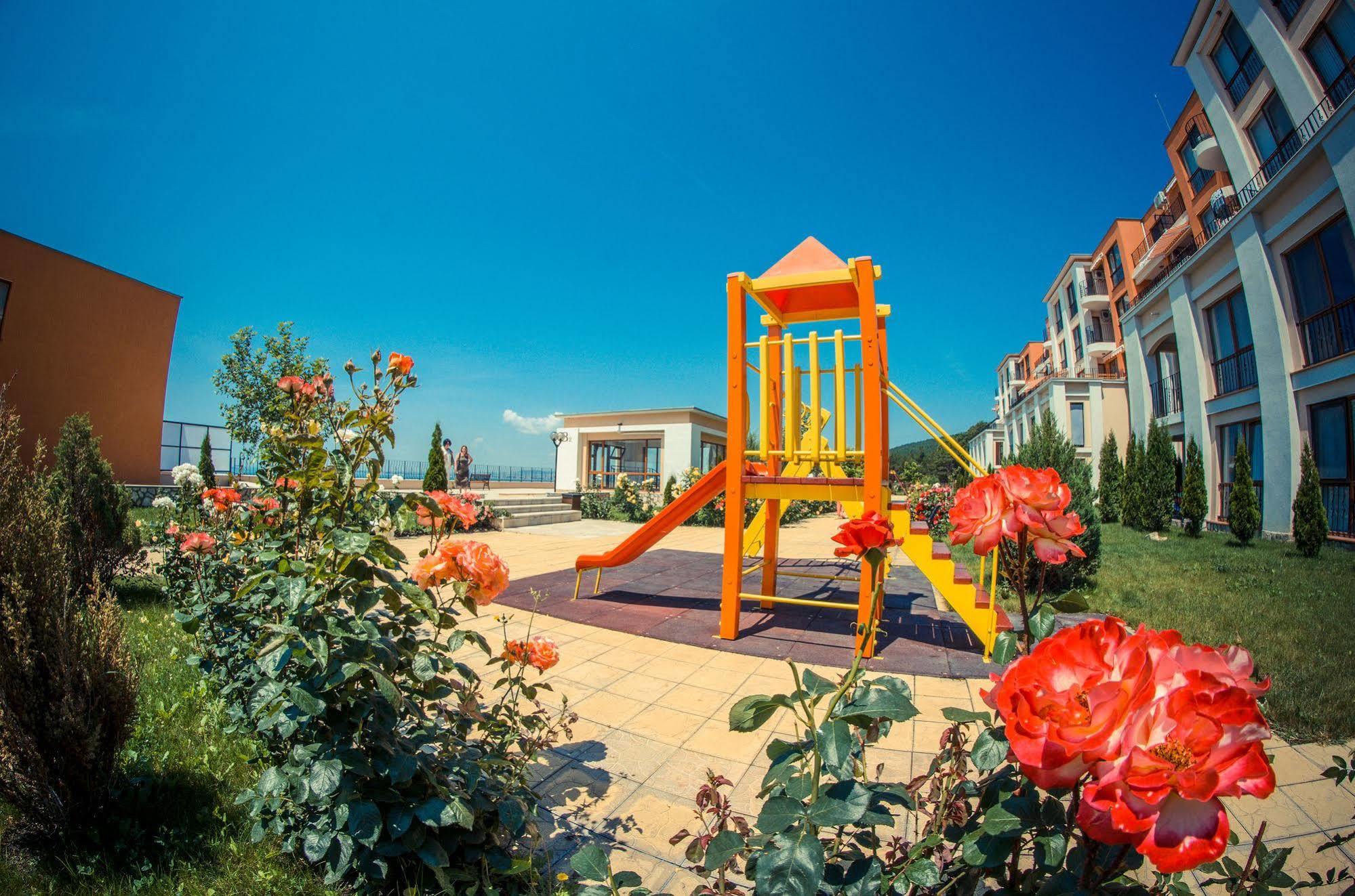 Crown And Imperial Apartments Sweti Wlas Exterior foto